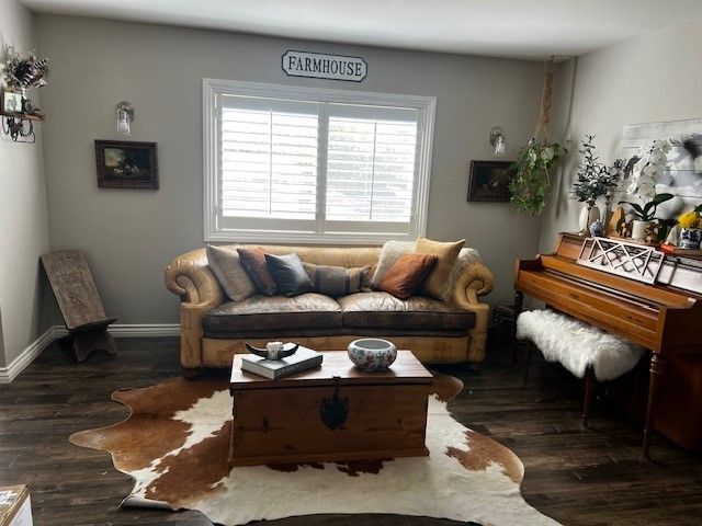 Building Photo - 1052 Calle Jazmin