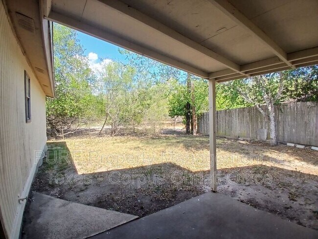 Foto del edificio - 4029 Brownwood Cir