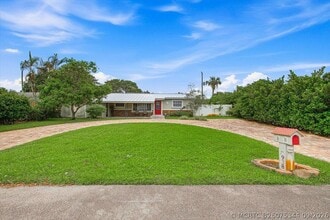 Building Photo - 938 Arlington Dr