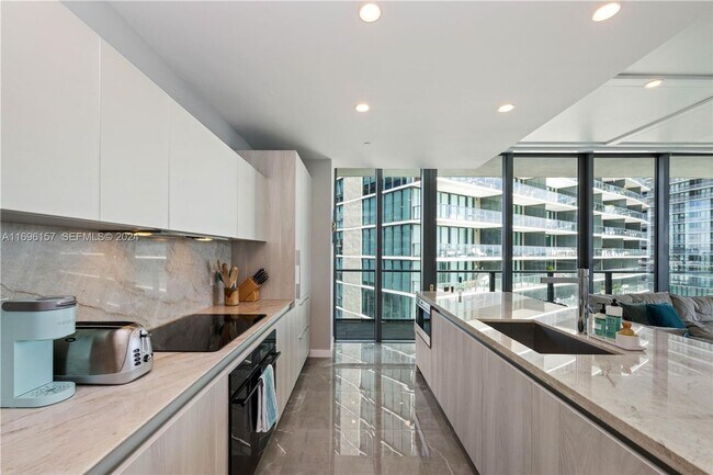 Foto del edificio - 480 NE 31st St