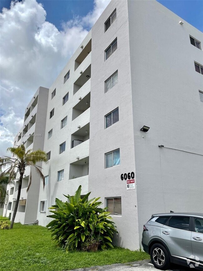 Building Photo - 6060 W 21st Ct
