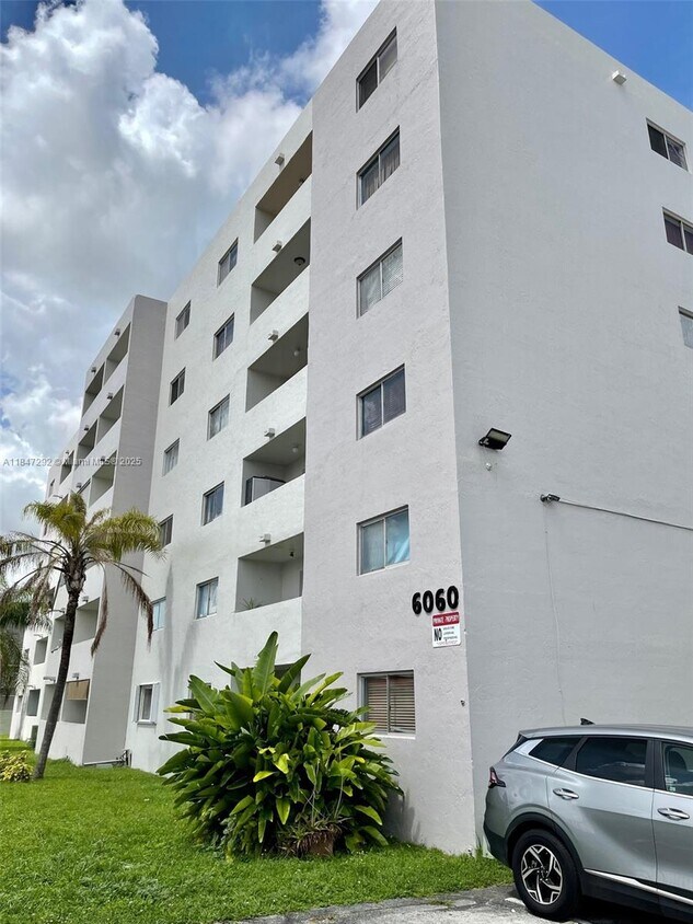 Foto principal - 6060 W 21st Ct