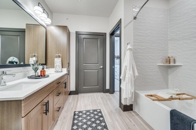 Building Photo - Lenox Cooper