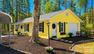 Building Photo - 2736 Miranda Rd