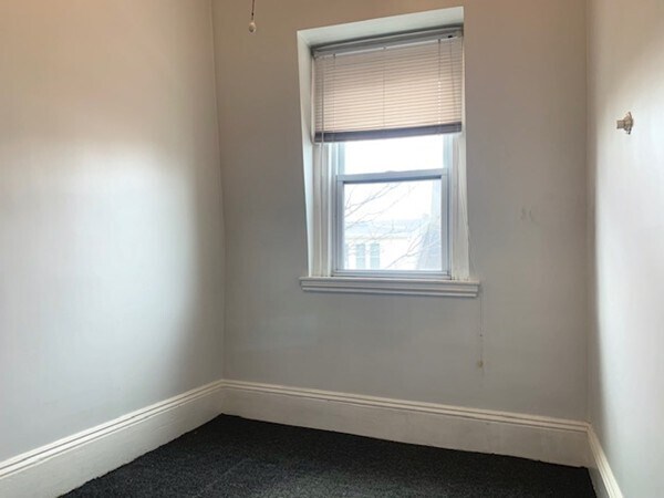 Building Photo - 41 Monmouth St