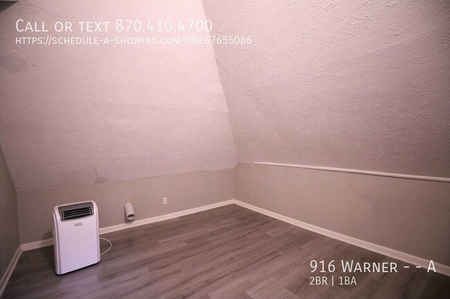 Building Photo - First month move in special $500!! Newly r...