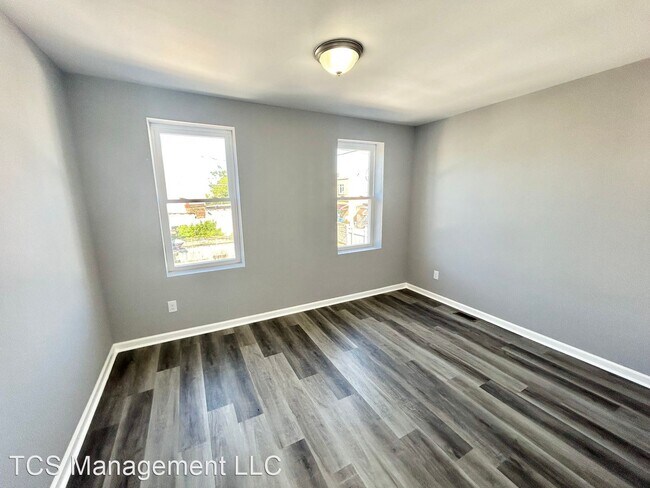 Foto del edificio - 2 br, 1 bath House - 2436 East Madison Street