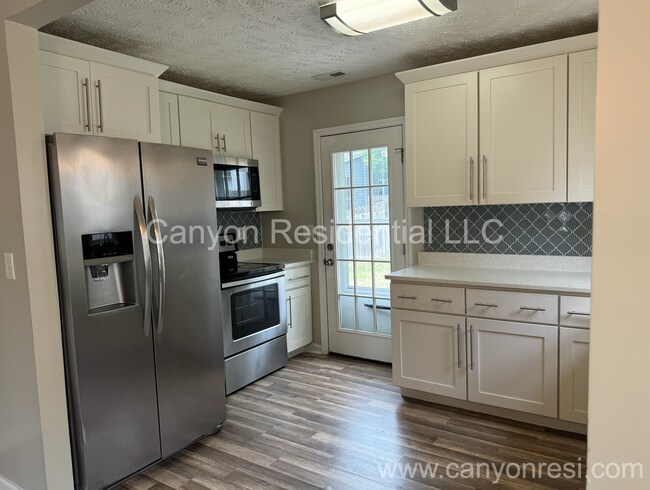 Foto del edificio - Recently Renovated 3 Bedroom Beautiful Home!