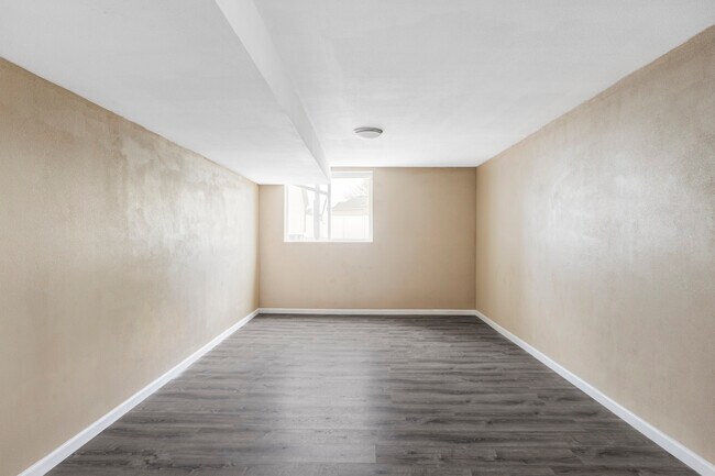 Building Photo - 212 Mulligan Lake Dr