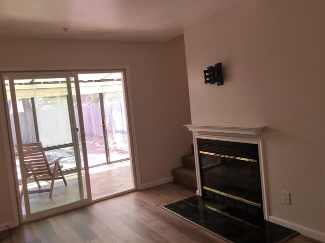 Building Photo - 128 Golden Gate Cir