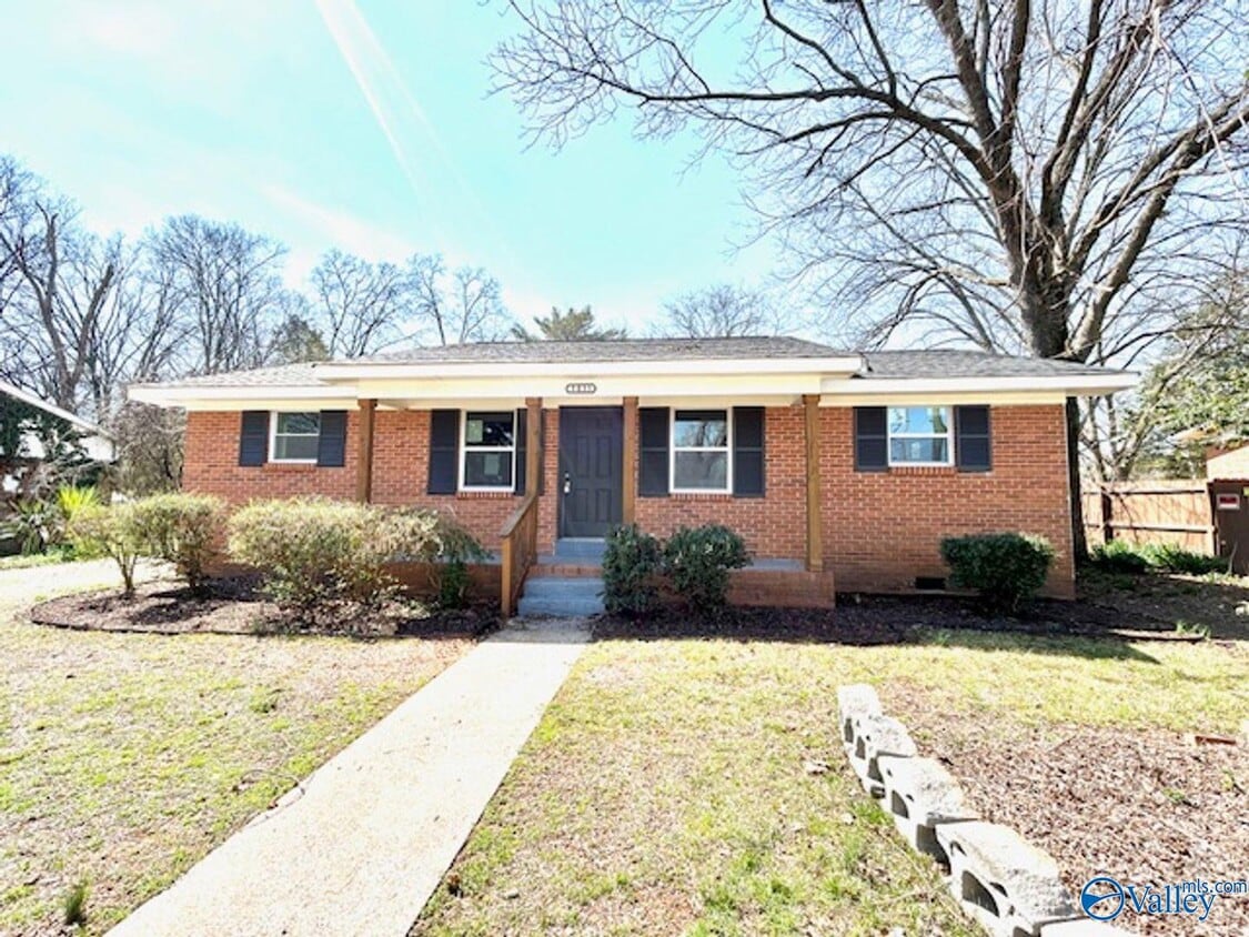 Foto principal - 3035 Love Ave NW
