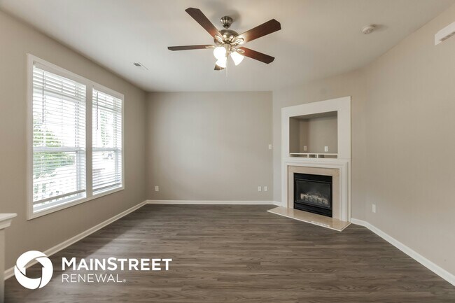 Building Photo - 8412 Spirea Ct