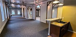 Foto del edificio - 30 N Main St