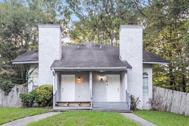 Building Photo - 8536 Pineland Dr