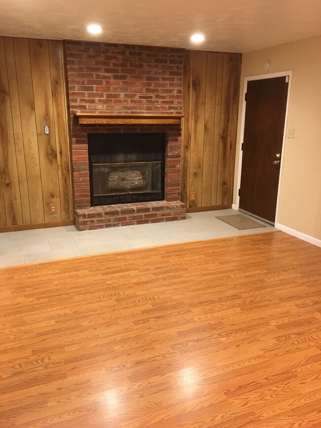 237 N Murphy Rd, Murphy, TX 75094 House for Rent in Murphy, TX