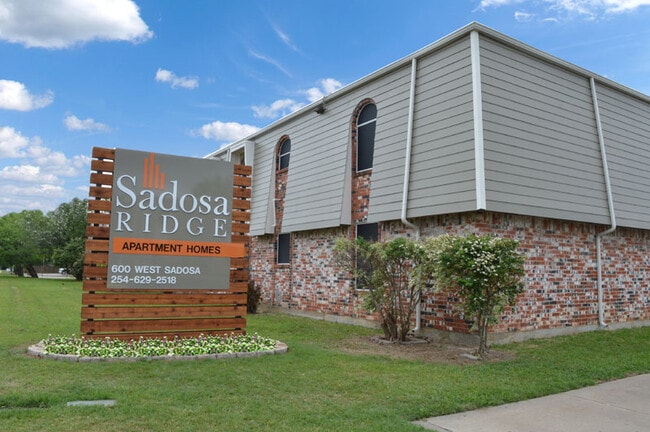 Building Photo - Sadosa Ridge