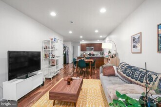 Building Photo - 134 S 46th St