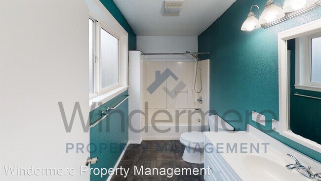 Building Photo - 4 br, 1.5 bath House - 735 Whitman Street
