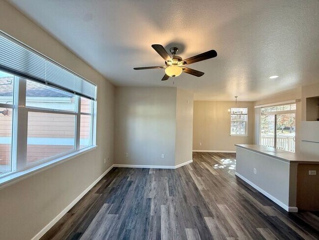 Foto del edificio - Beautiful, 2 Bed/2 Bath Condo in High Plains Village