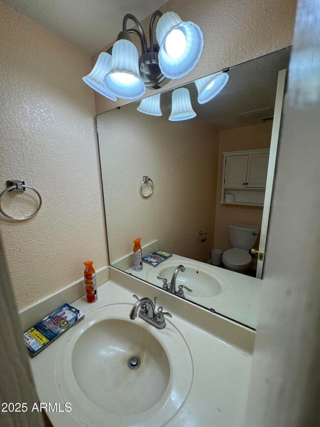 Building Photo - 1765 S Fairway Cir