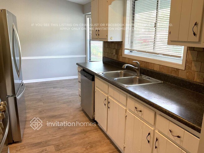Foto del edificio - 2479 Wood Meadows Dr