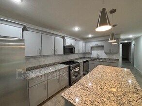 Building Photo - 214 Basswood Dr