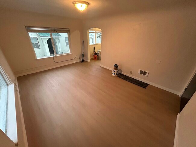 Foto del edificio - 400 W 13th St