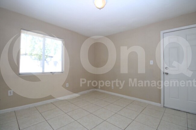 Foto del edificio - 3206 W Cypress St