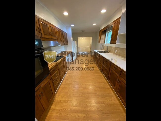 Building Photo - GREAT! 4 bedrooms family home in Provo!!