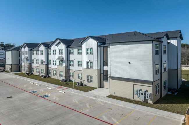 Alternate Building Photo - Tapestry Woodland Hills