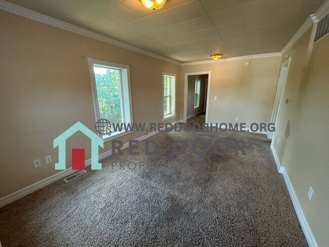 Foto del edificio - Spacious 2-Bedroom Home with Yard – Pet Fr...