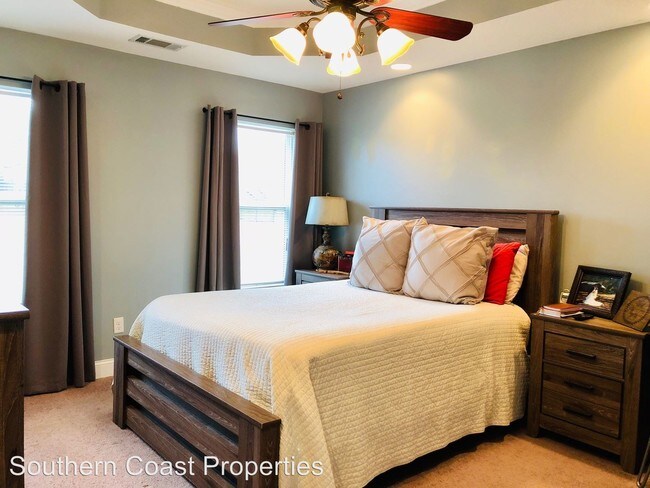 Building Photo - 3 br, 2 bath House - 34 NE Mancey Garrason