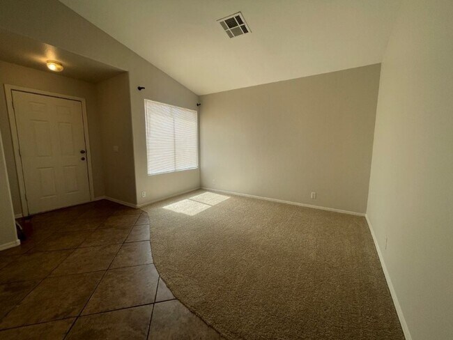 Foto del edificio - 15752 W Lundberg St