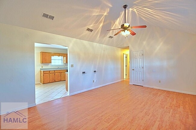 Foto del edificio - 915 Churchfield Dr