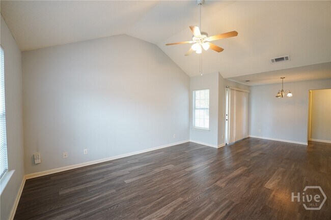 Building Photo - 129 Bluelake Blvd