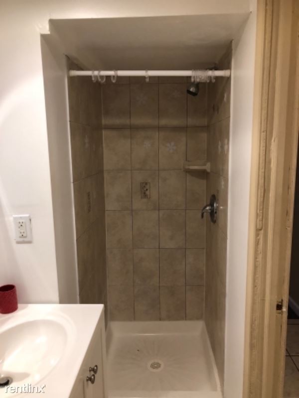 Foto del edificio - 1 br, 1 bath Apartment - 4422 I street