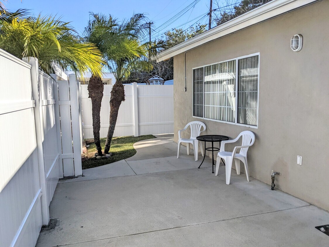 332 E Gainsborough Rd Unit Guest House, Thousand Oaks, CA 91360 332 E