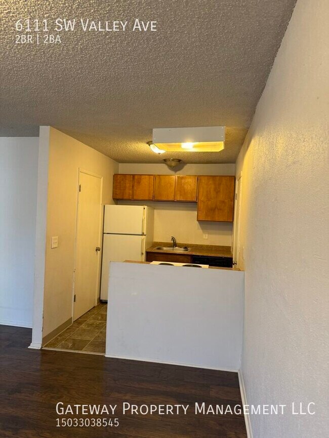 Foto del edificio - 6111 SW Valley Ave