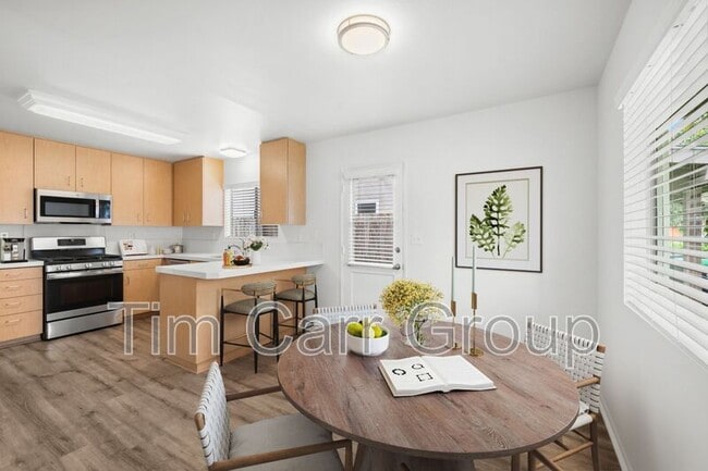 Foto del edificio - 375 Woodland Pl