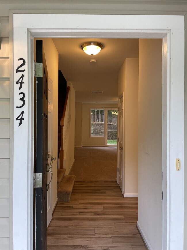 Building Photo - 2434 N Berkshire Rd