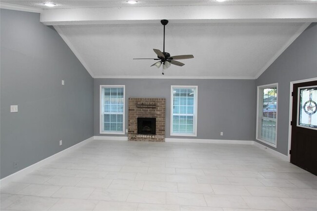 Building Photo - 10611 Sandy River Dr