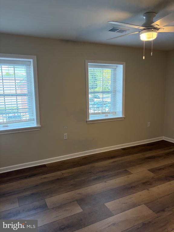 Building Photo - 517 Amherst St