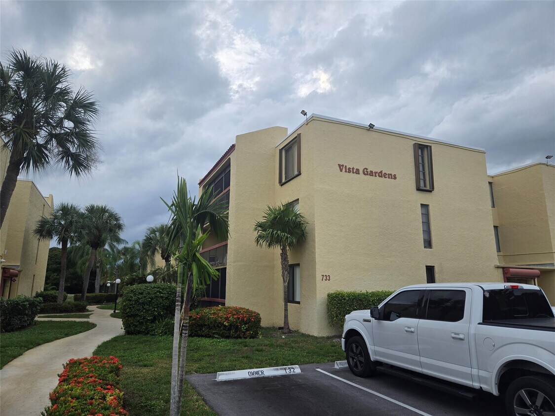 Foto principal - 733 SE 1st Way