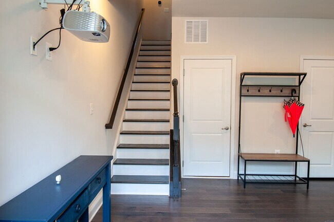 Building Photo - 3634 Jamison St NE