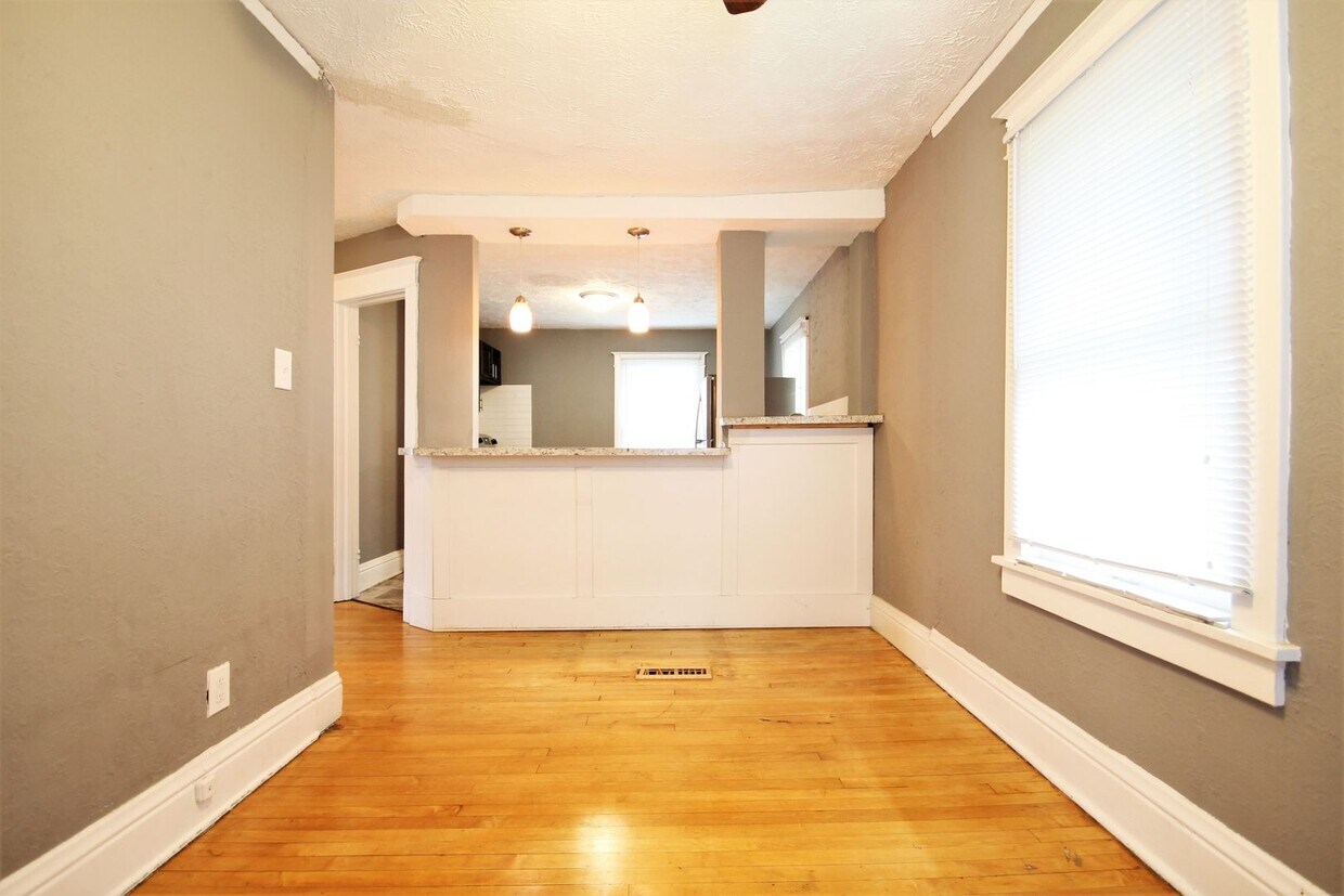 Foto principal - 2322 S 33rd St