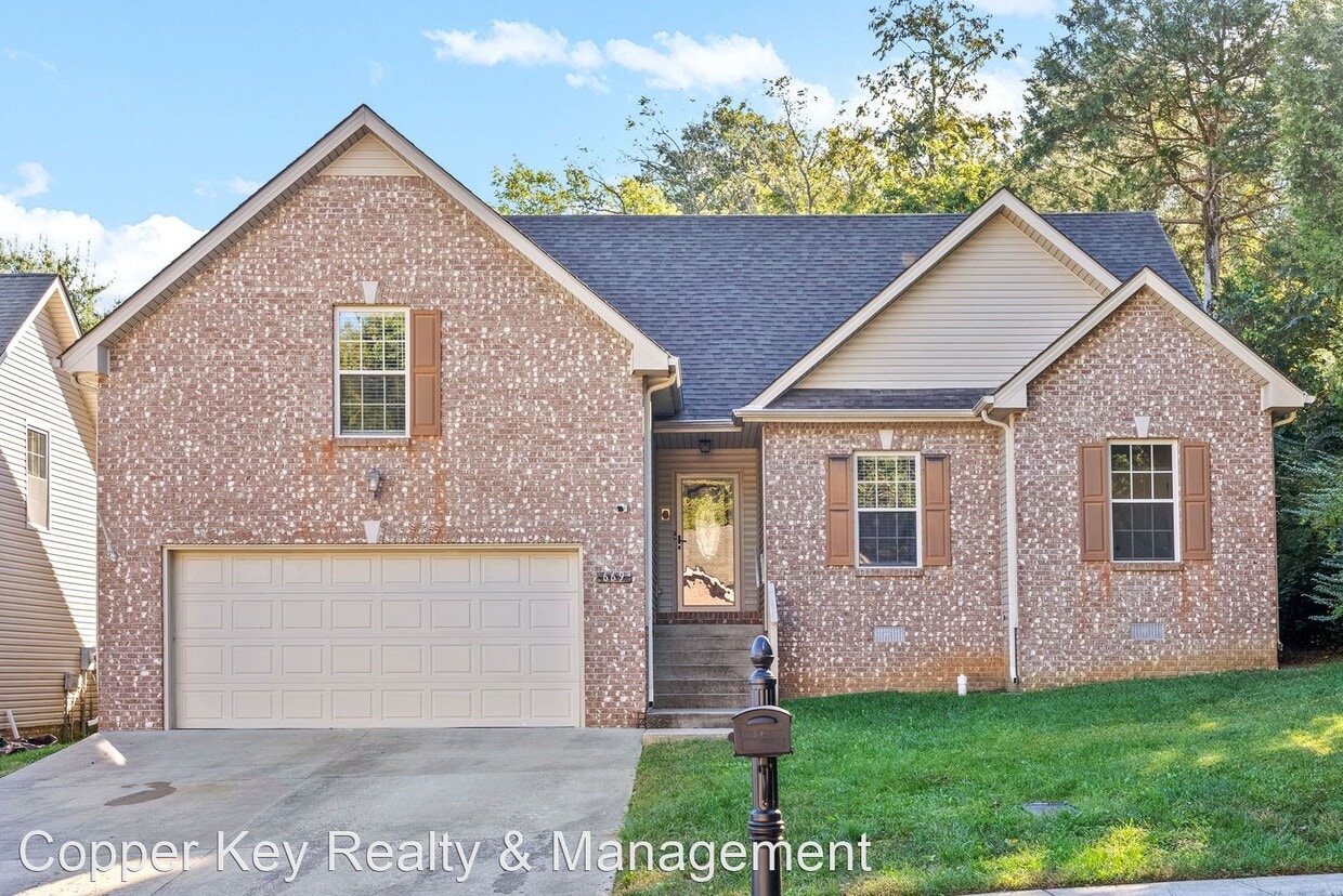 3 br, 2 bath House 669 Deer Ridge Drive House Rental in Clarksville