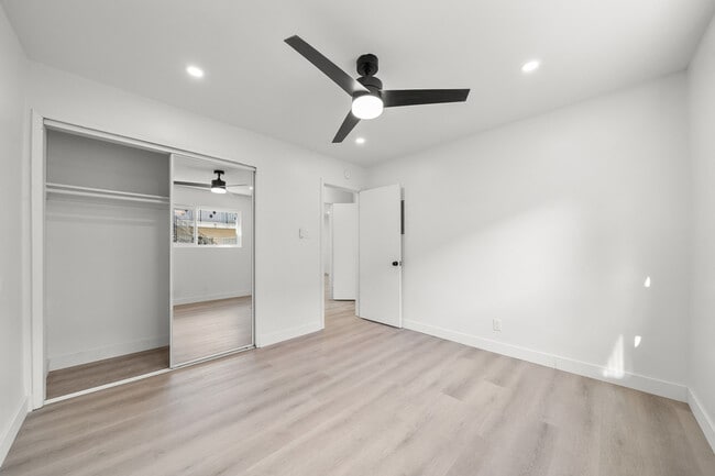 Building Photo - 3444 E Wilton St