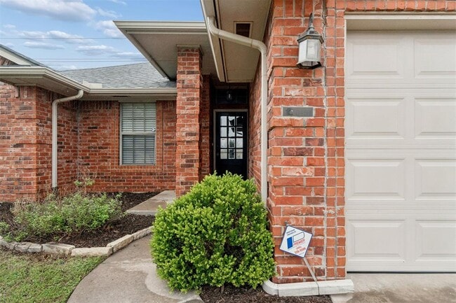 Foto del edificio - 4925 NW 164th Terrace