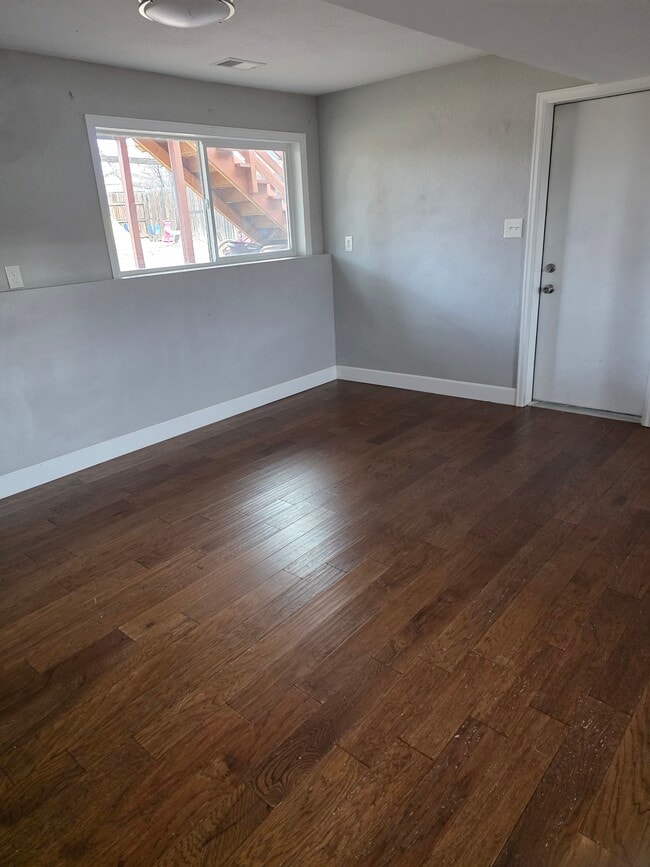 Building Photo - 1600 Pinto Ln