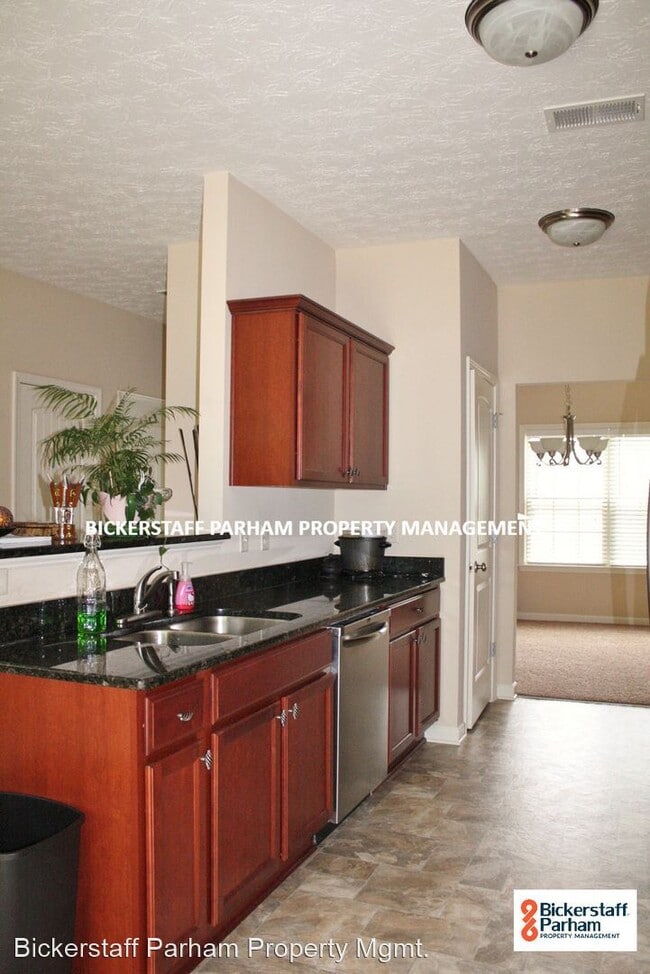 Building Photo - 4 br, 2.5 bath House - 28 Forest Ridge Lane